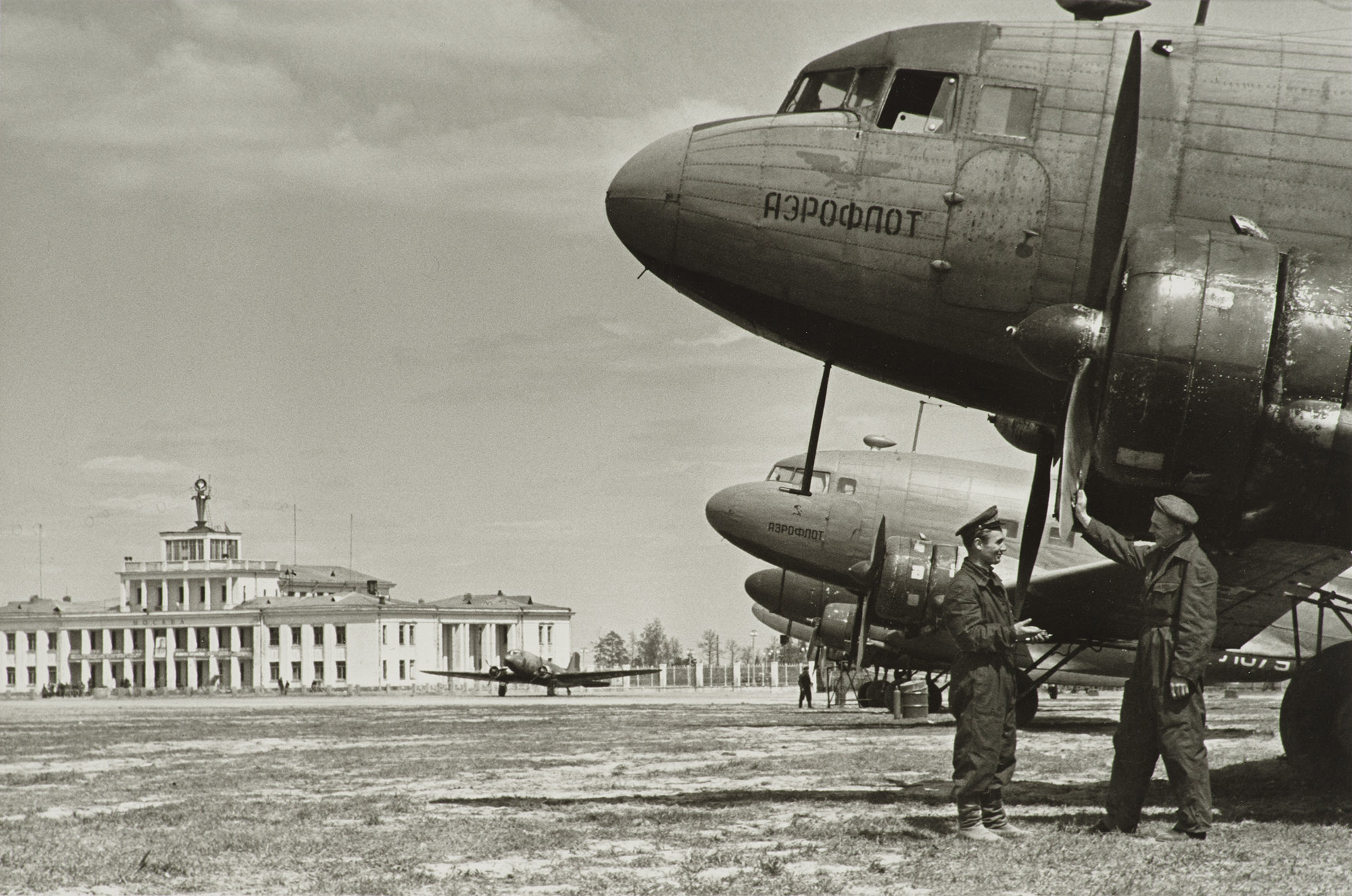 Аэродром Внуково. 1955 г. Купить работы автора – Евзерихин Эммануил Ноевич