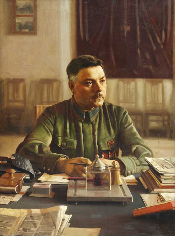 Портрет Климента Ворошилова в кабинете.