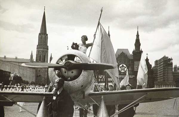 «Все в авиацию». Красная площадь. Москва. 1935 г.