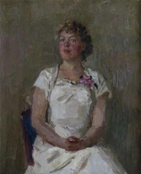 Женский портрет в белом платье.