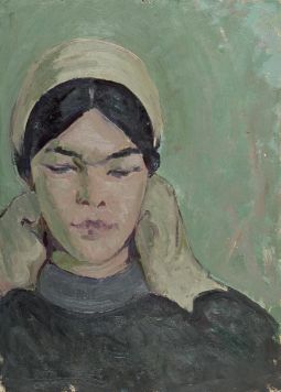 Портрет женщины на зеленом фоне.