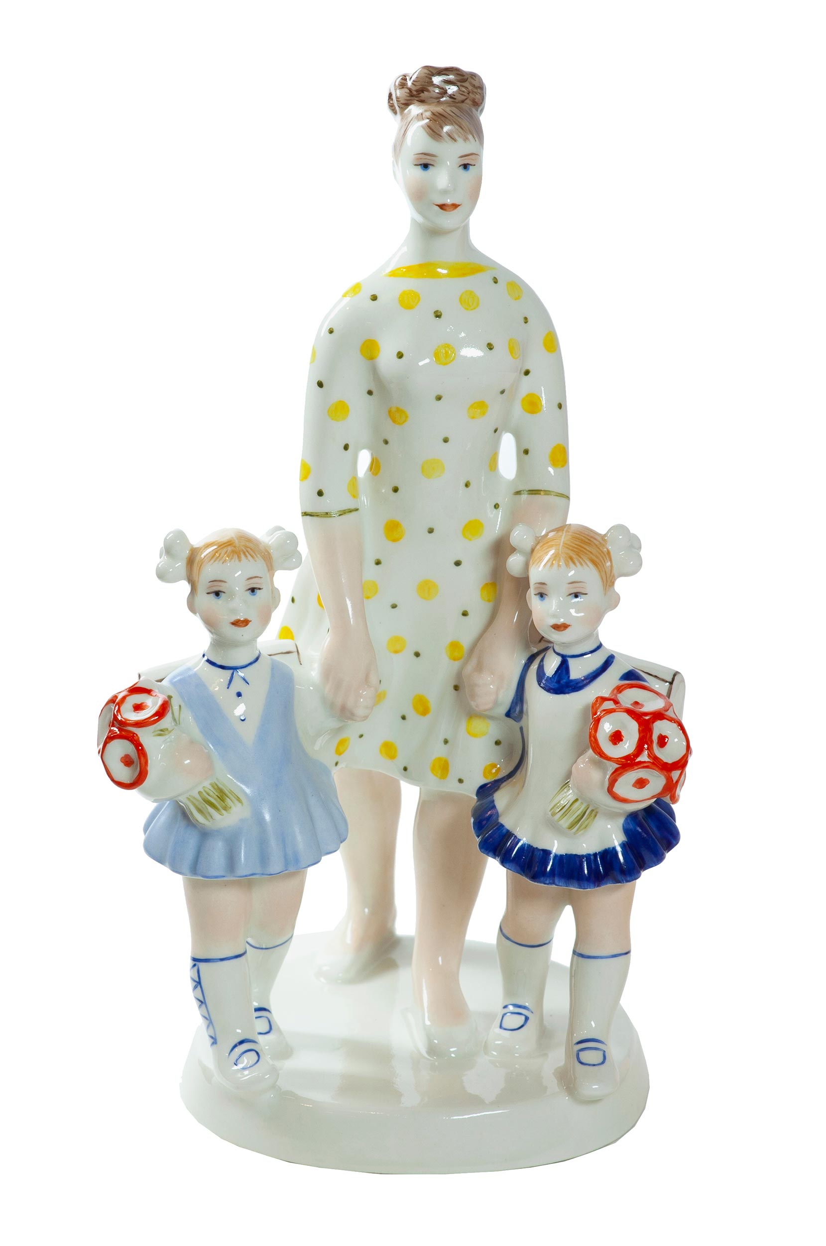 Mother and children. Farewell to school on September 1st.