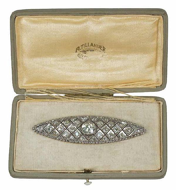 Bracelet-brooch 14-karat gold, diamonds: 1 br 58 ct - 0.45 ct 5/6, 2 br 58 ct - 0.65 ct 6/6, 20 br 58 ct - 2.4 ct 6/6, 2 diamonds - 0.06 ct 3/3. Brands: “ES”, “IP”. St. Petersburg Weight - 21.0 g.