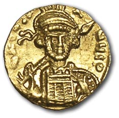 Byzantium. Constantine IV Pogonat. Solid, gold.B.C.: DN CONSANUS P. Bust of Constantine VI frontal, in hand a spear.B.C.: VICTORIA AV GU S/ CONOB.Cross standing between the figures of Heraclius and Tiberius (co-rulers of Constantine IV). Weight-4.5 g. Condition XF-